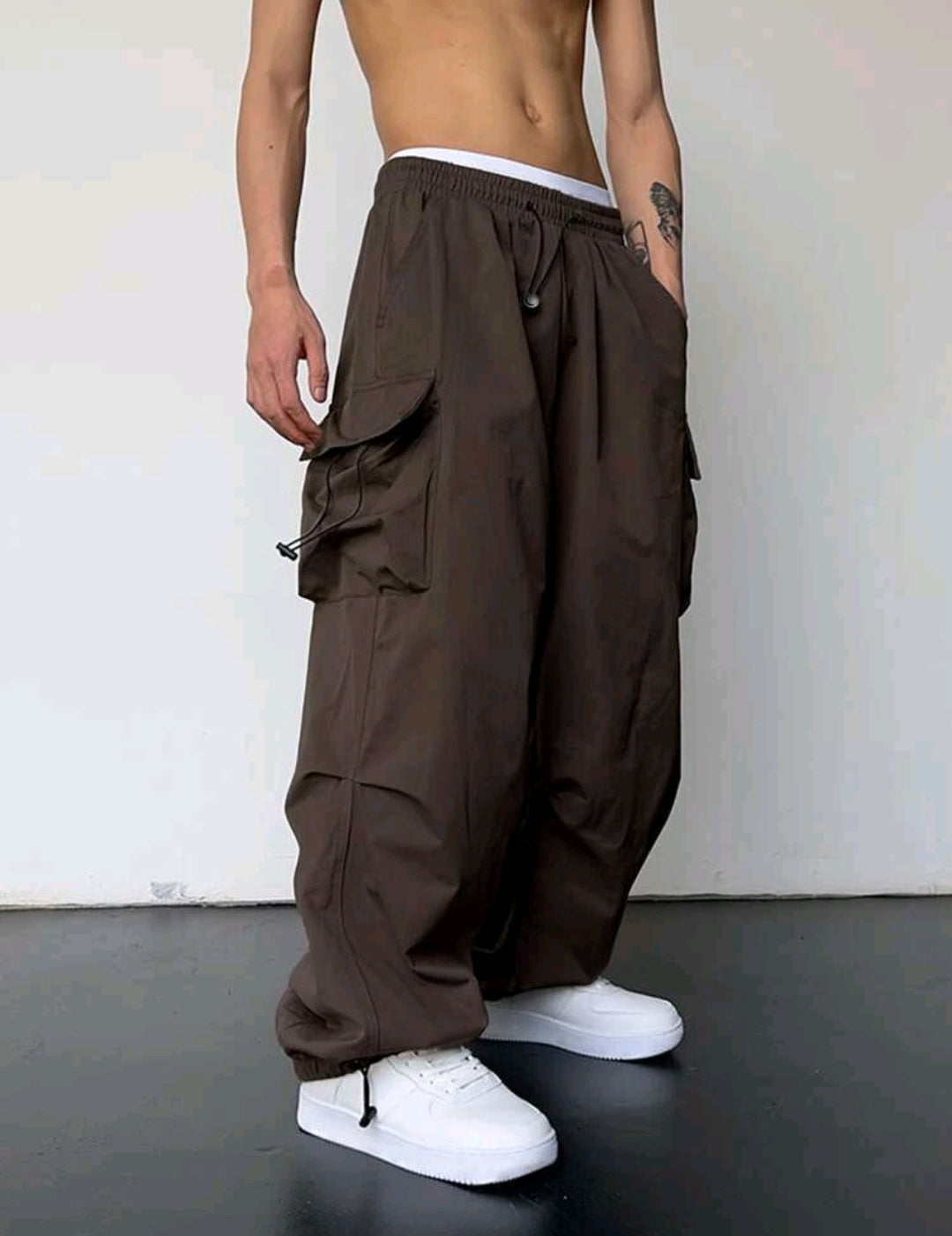 Men's wide cargo pants