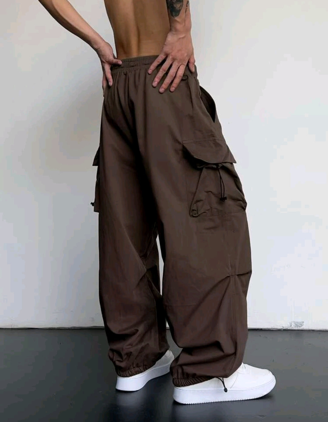 Men's wide cargo pants