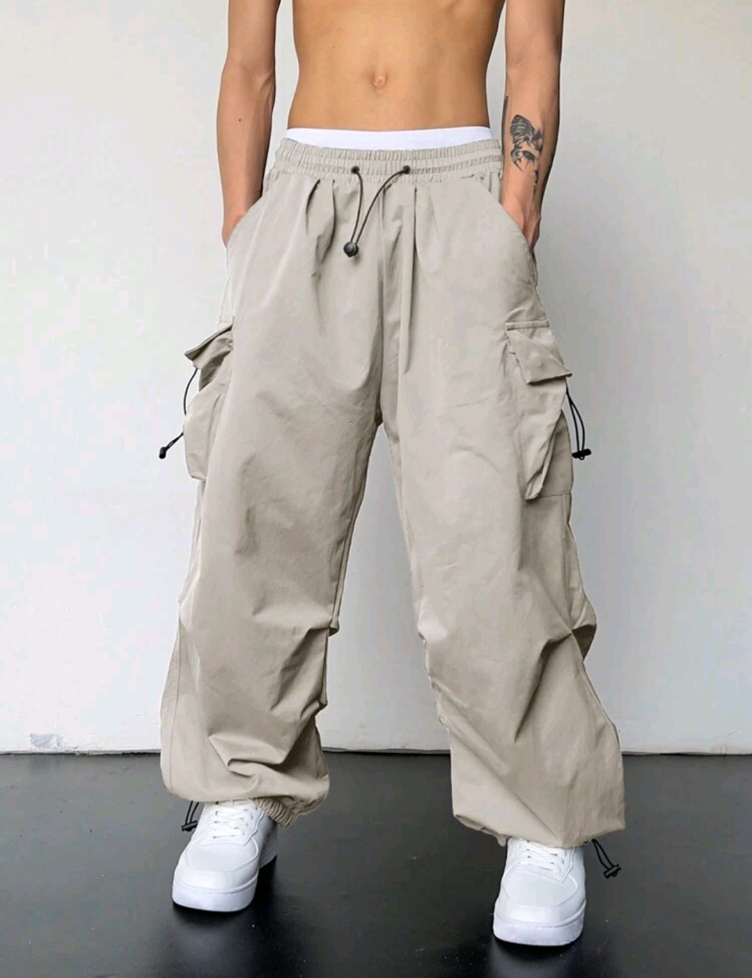 Men's wide cargo pants