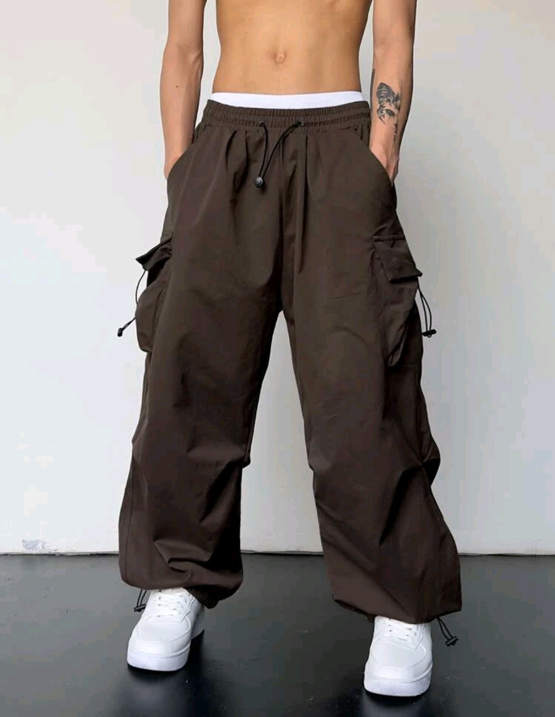 Men's wide cargo pants