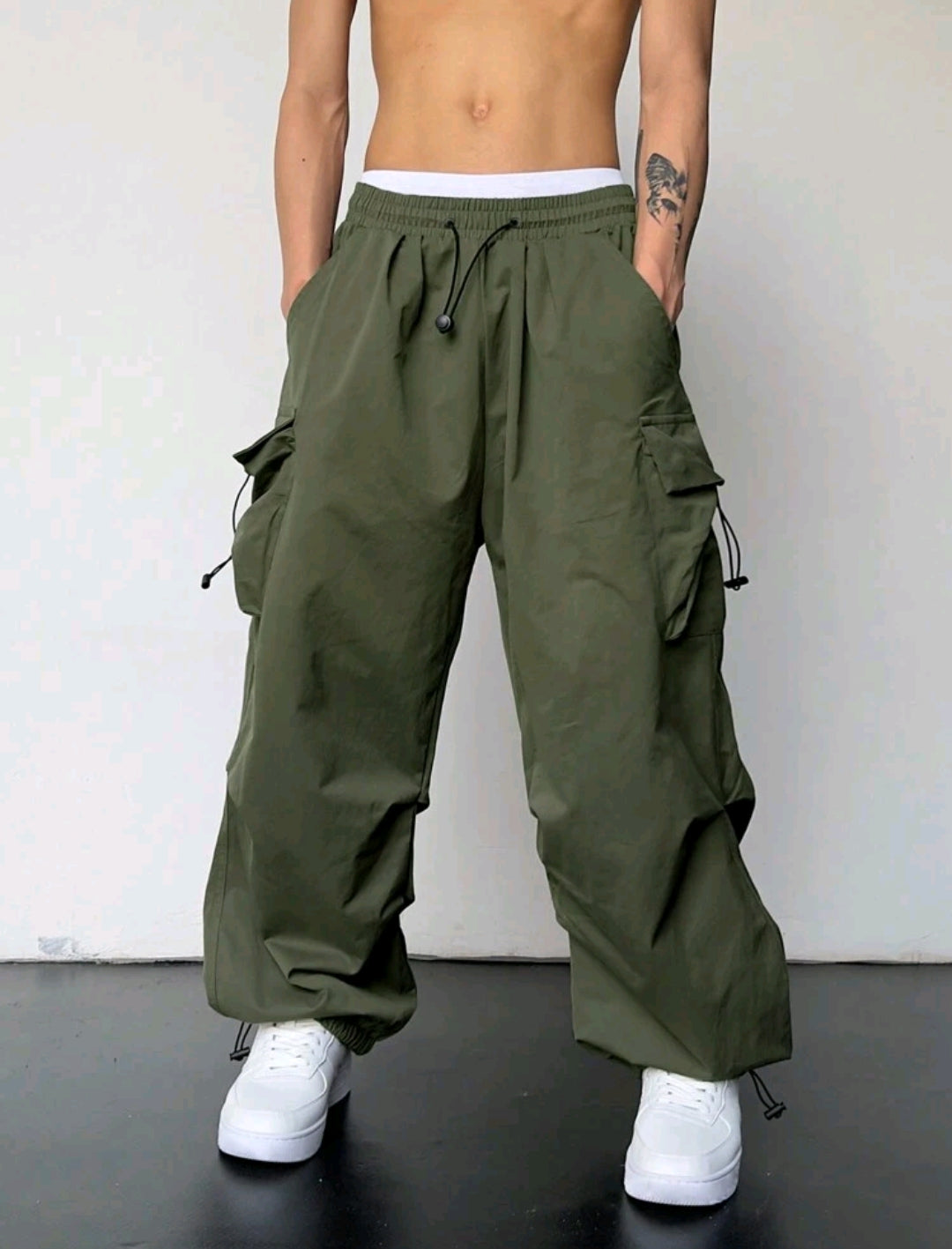 Men's wide cargo pants