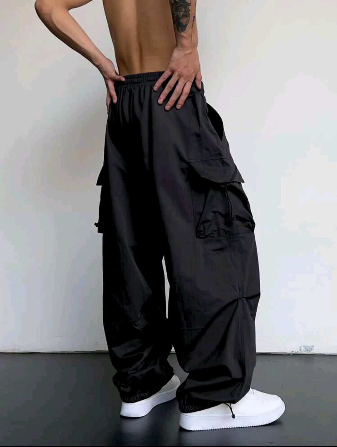 Men's wide cargo pants