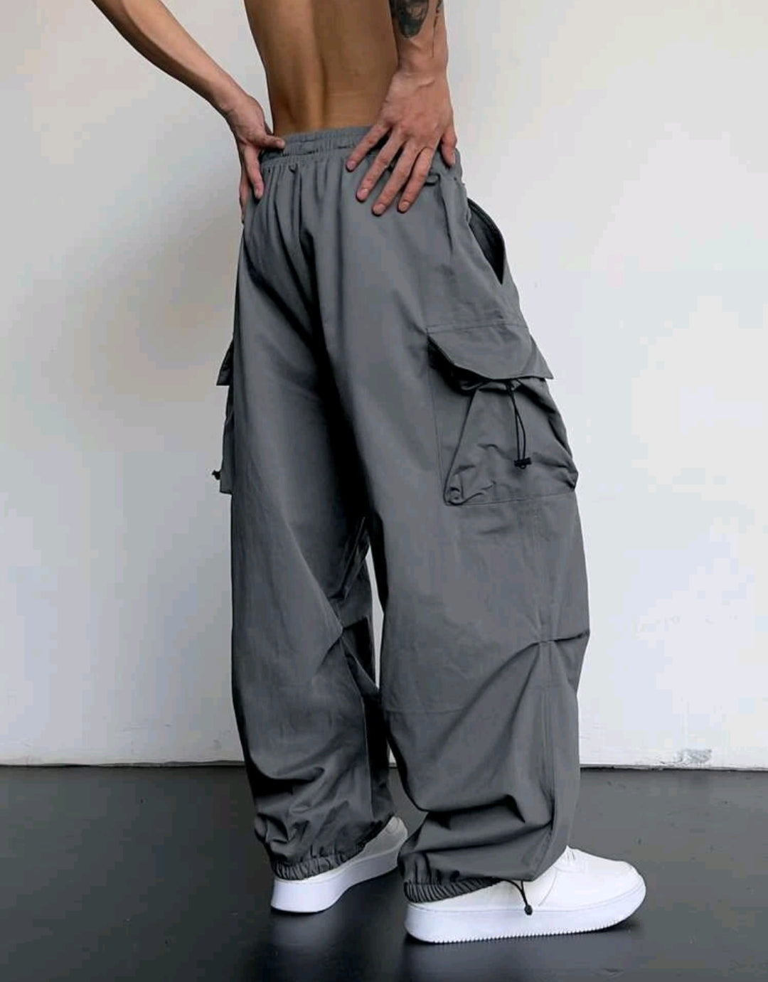 Men's wide cargo pants