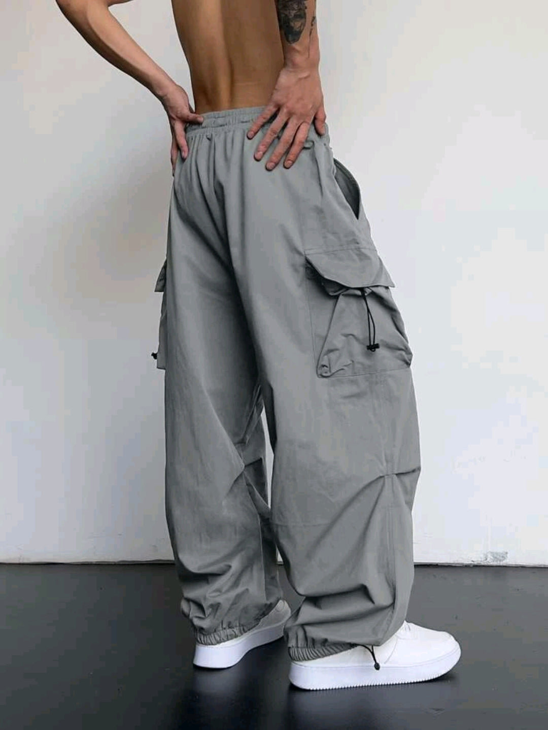 Men's wide cargo pants