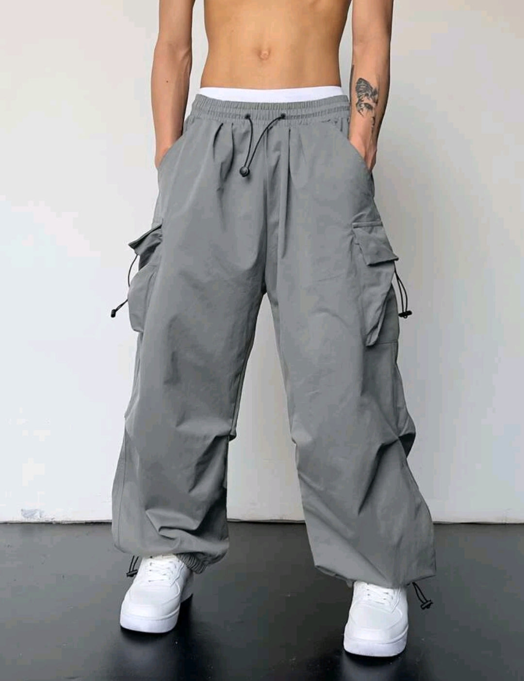 Men's wide cargo pants