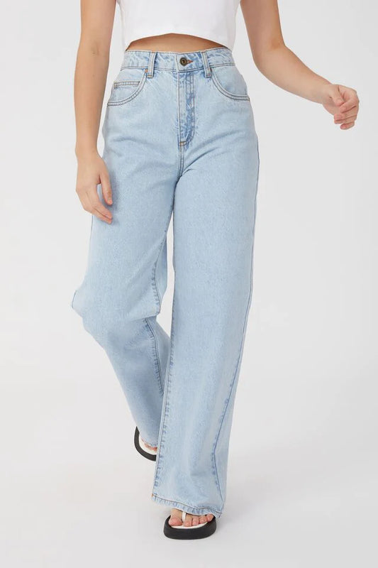 Straight Leg Jean Ice Blue